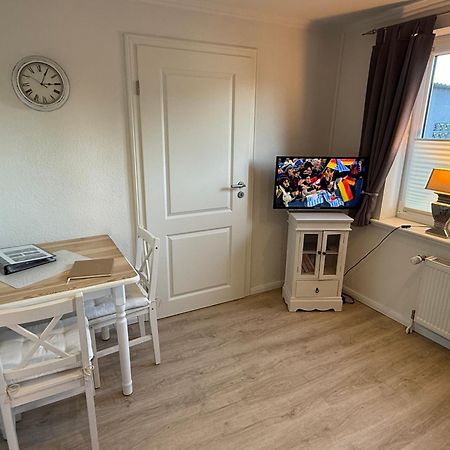 Ferienwohnung „Ole Karkenwech“ Husum-Roedemis Хузум Экстерьер фото